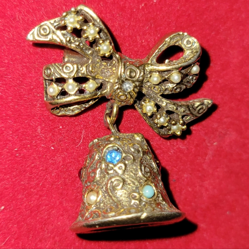 Vintage Christmas Bow and Bell Rhinestone Brooch/Pin